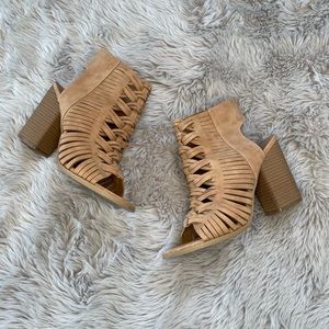 Tan dv heels